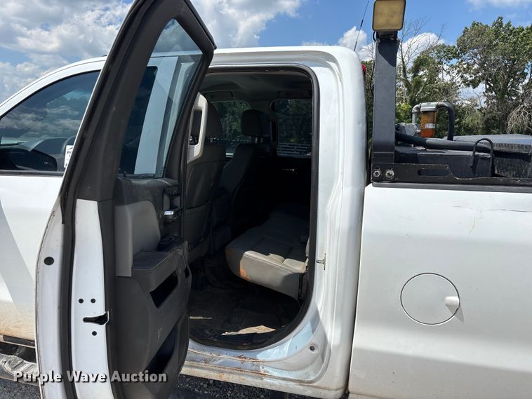 image for item FG0530 2015 GMC Sierra 2500HD Crew Cab pickup truck
