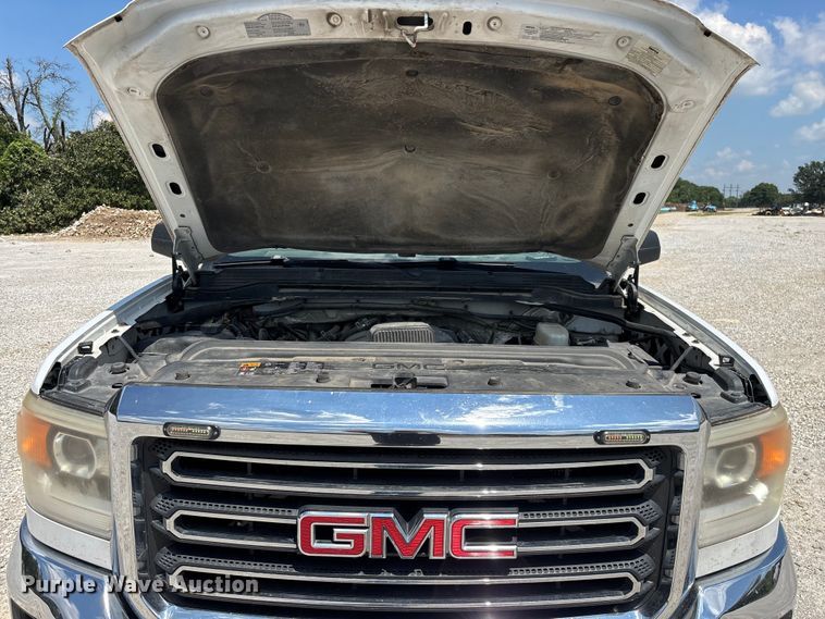 image for item FG0530 2015 GMC Sierra 2500HD Crew Cab pickup truck