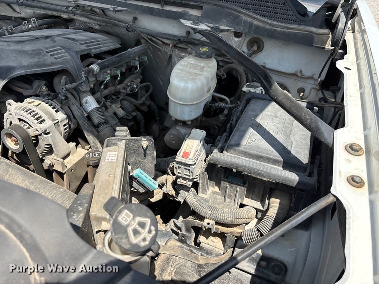 image for item FG0530 2015 GMC Sierra 2500HD Crew Cab pickup truck