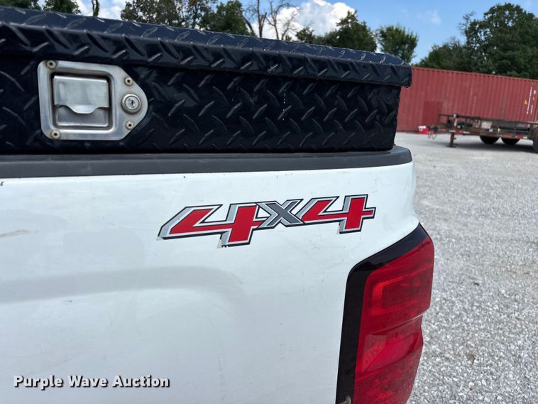image for item FG0531 2015 Chevrolet Silverado 1500 Crew Cab pickup truck