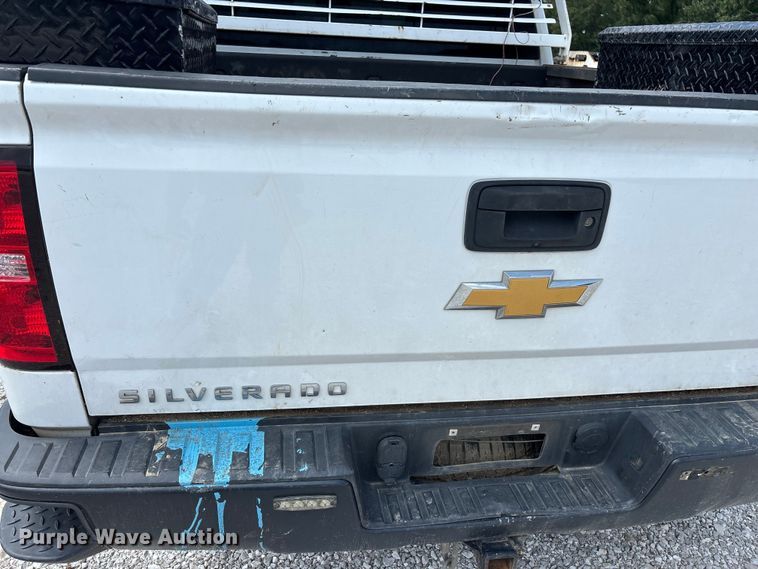 image for item FG0531 2015 Chevrolet Silverado 1500 Crew Cab pickup truck