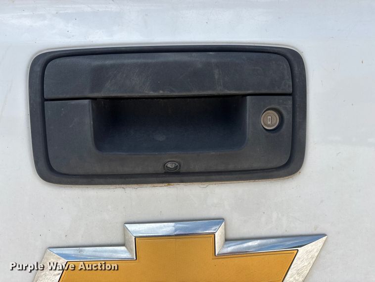 image for item FG0531 2015 Chevrolet Silverado 1500 Crew Cab pickup truck