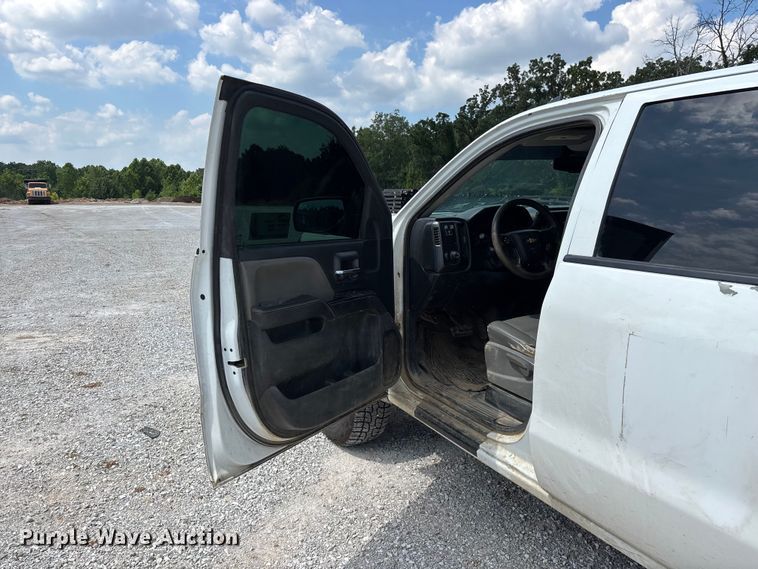 image for item FG0531 2015 Chevrolet Silverado 1500 Crew Cab pickup truck