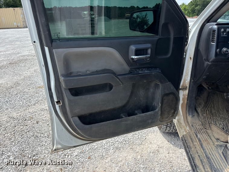 image for item FG0531 2015 Chevrolet Silverado 1500 Crew Cab pickup truck