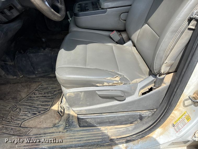 image for item FG0531 2015 Chevrolet Silverado 1500 Crew Cab pickup truck