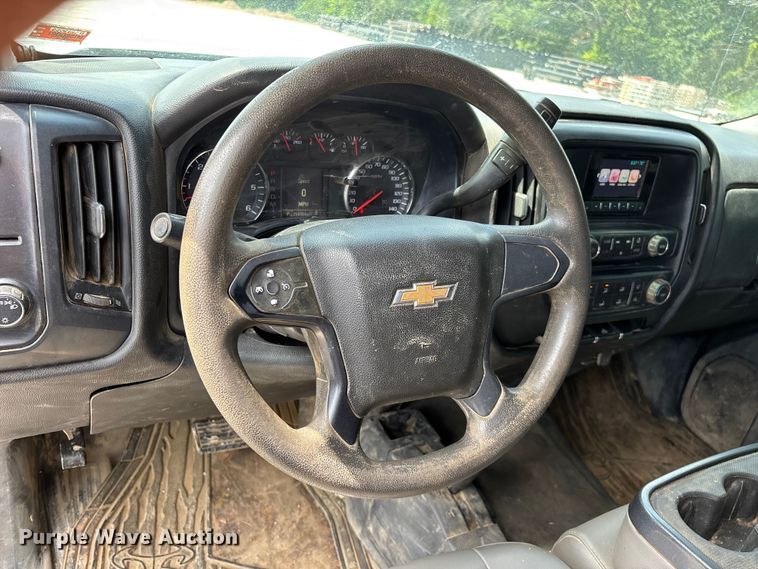 image for item FG0531 2015 Chevrolet Silverado 1500 Crew Cab pickup truck
