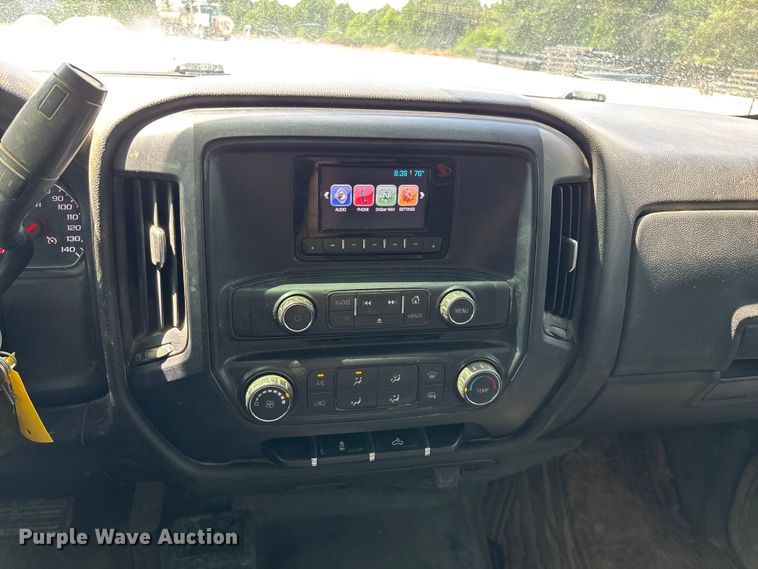 image for item FG0531 2015 Chevrolet Silverado 1500 Crew Cab pickup truck