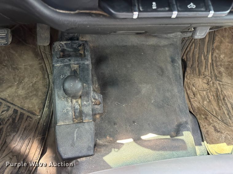 image for item FG0531 2015 Chevrolet Silverado 1500 Crew Cab pickup truck