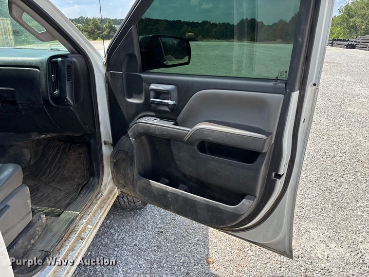 image for item FG0531 2015 Chevrolet Silverado 1500 Crew Cab pickup truck