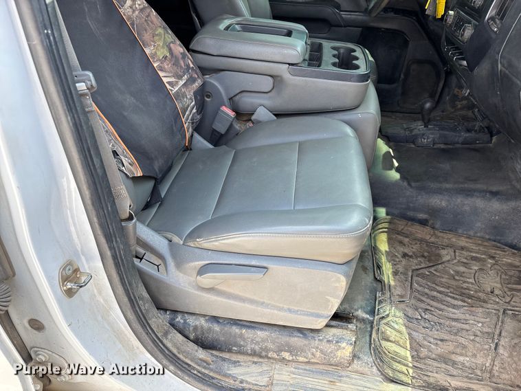 image for item FG0531 2015 Chevrolet Silverado 1500 Crew Cab pickup truck