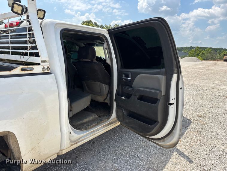 image for item FG0531 2015 Chevrolet Silverado 1500 Crew Cab pickup truck