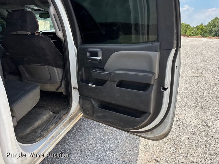 image for item FG0531 2015 Chevrolet Silverado 1500 Crew Cab pickup truck