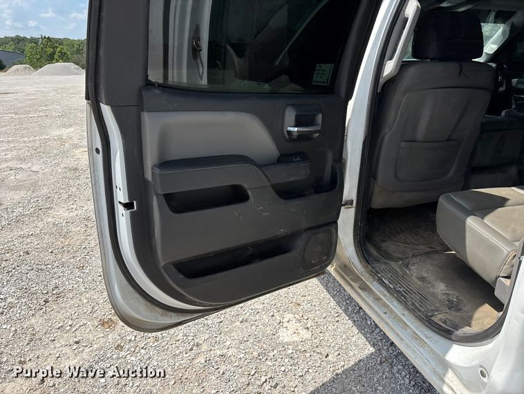 image for item FG0531 2015 Chevrolet Silverado 1500 Crew Cab pickup truck