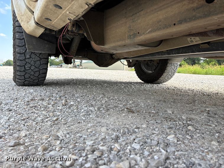 image for item FG0531 2015 Chevrolet Silverado 1500 Crew Cab pickup truck