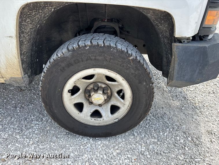 image for item FG0531 2015 Chevrolet Silverado 1500 Crew Cab pickup truck