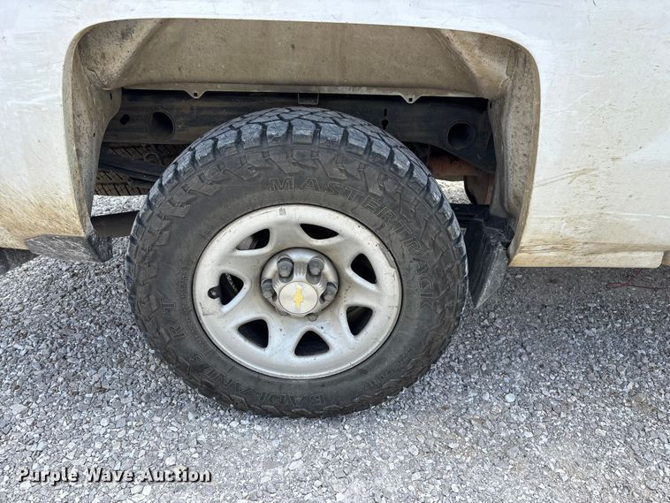 image for item FG0531 2015 Chevrolet Silverado 1500 Crew Cab pickup truck