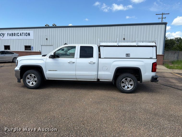 image for item FH6184 2017 GMC  Sierra 1500 SLE Ext. Cab pickup truck