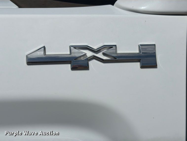 image for item FH6184 2017 GMC  Sierra 1500 SLE Ext. Cab pickup truck