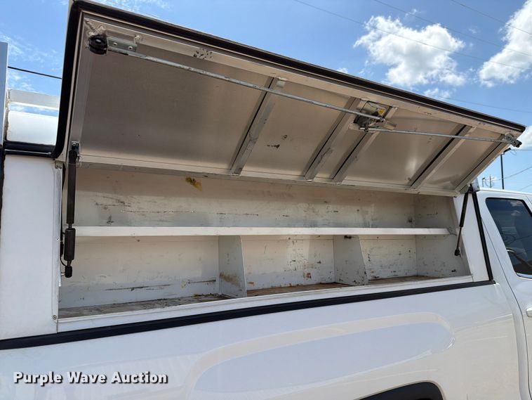 image for item FH6184 2017 GMC  Sierra 1500 SLE Ext. Cab pickup truck