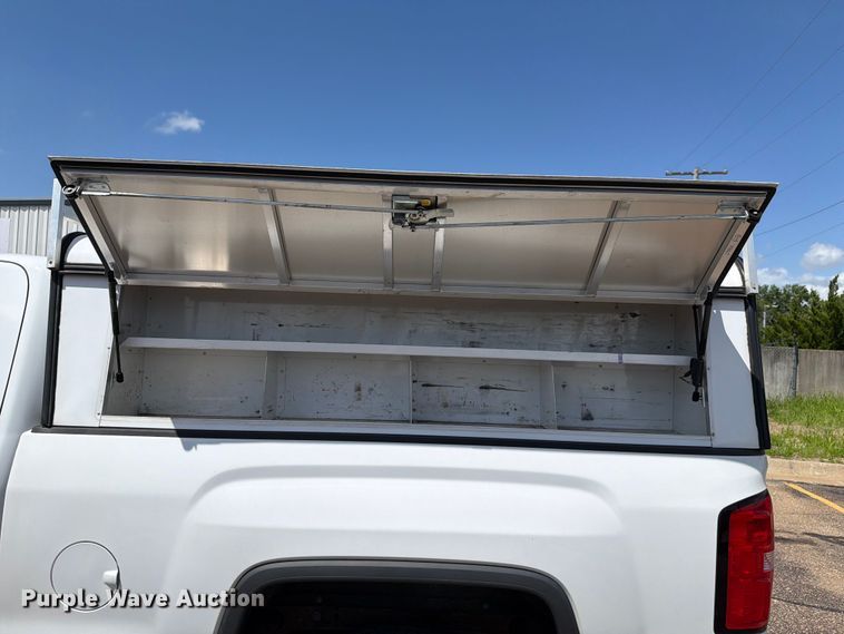 image for item FH6184 2017 GMC  Sierra 1500 SLE Ext. Cab pickup truck