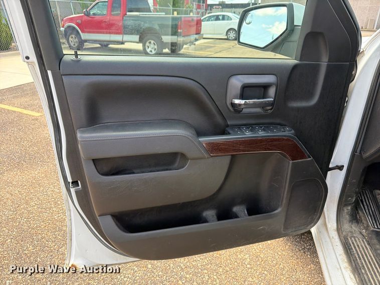 image for item FH6184 2017 GMC  Sierra 1500 SLE Ext. Cab pickup truck