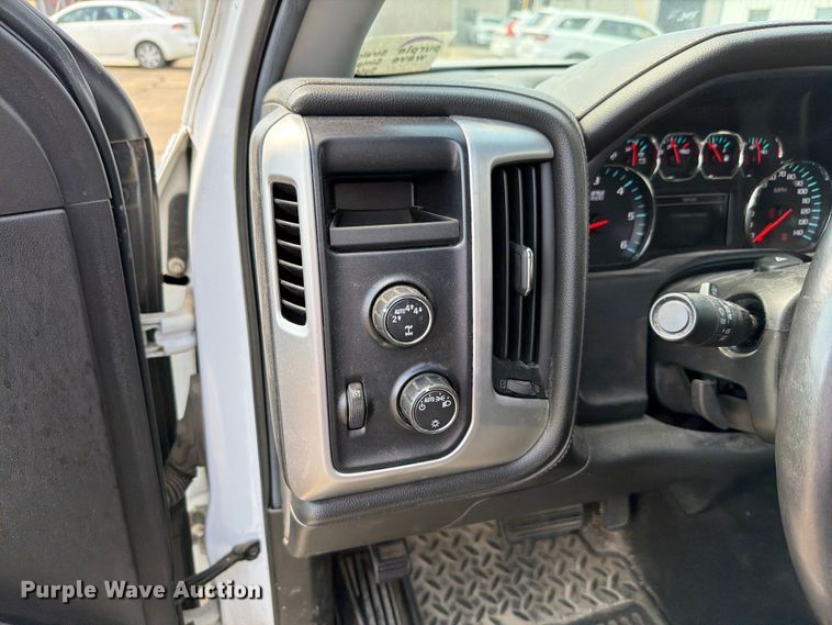 image for item FH6184 2017 GMC  Sierra 1500 SLE Ext. Cab pickup truck