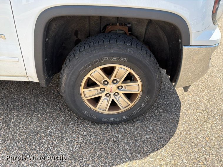 image for item FH6184 2017 GMC  Sierra 1500 SLE Ext. Cab pickup truck