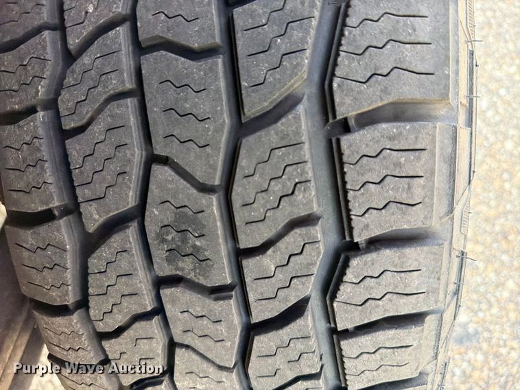 image for item FH6184 2017 GMC  Sierra 1500 SLE Ext. Cab pickup truck