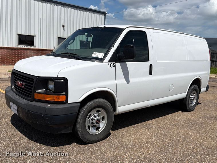 2017 GMC Savana G2500 van