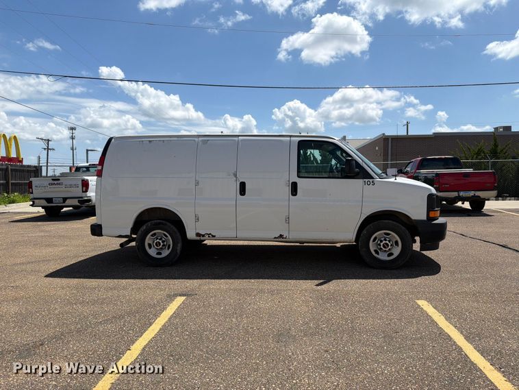 image for item FH6251 2017 GMC Savana G2500 van