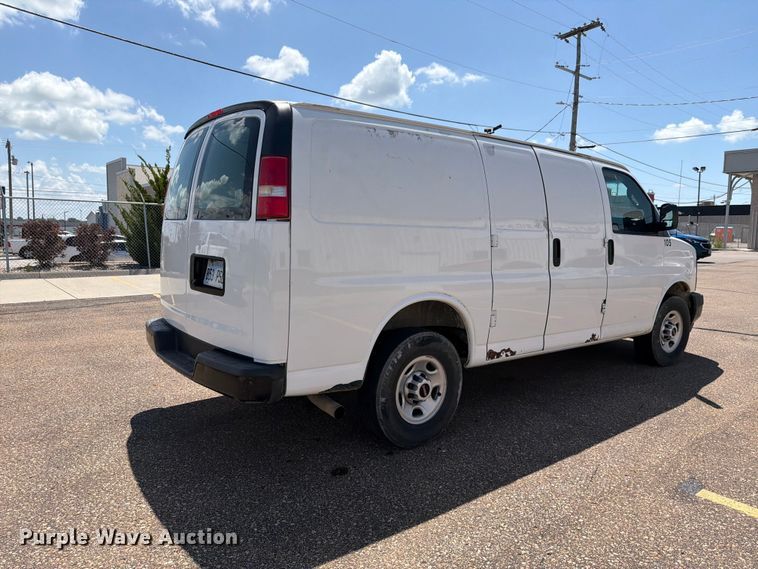 image for item FH6251 2017 GMC Savana G2500 van