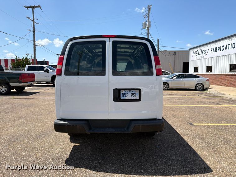 image for item FH6251 2017 GMC Savana G2500 van