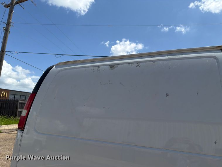 image for item FH6251 2017 GMC Savana G2500 van