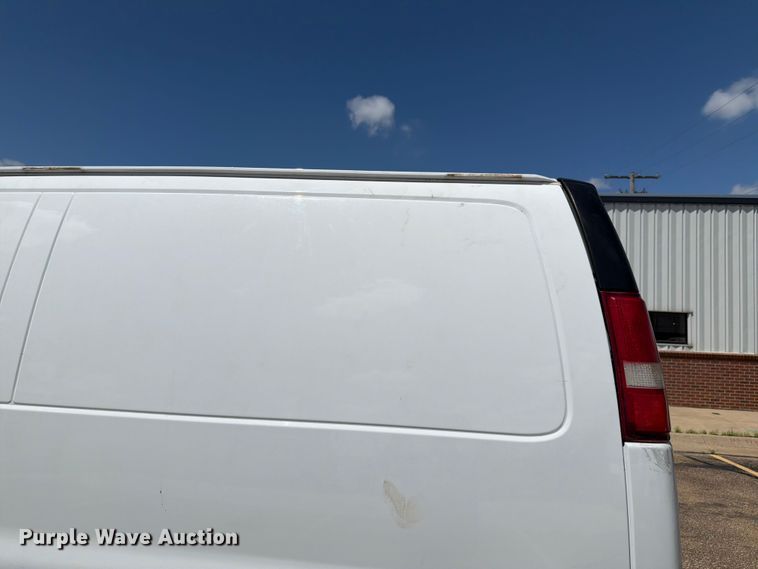 image for item FH6251 2017 GMC Savana G2500 van