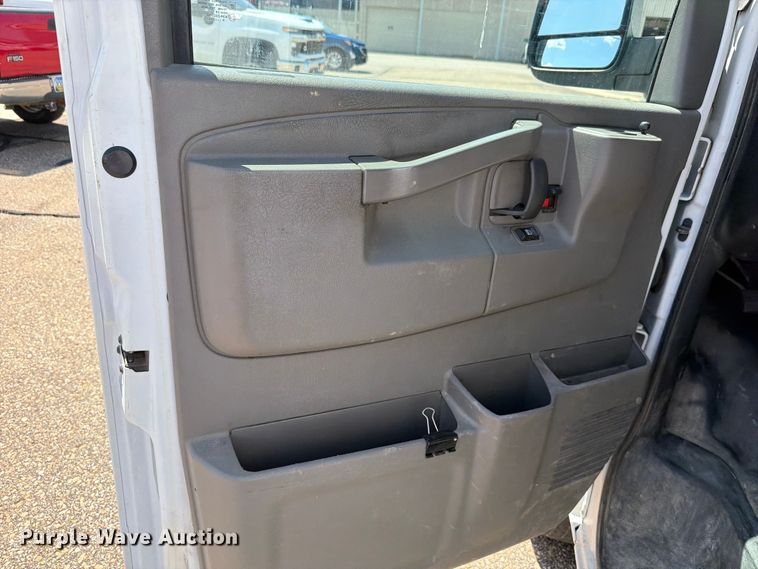 image for item FH6251 2017 GMC Savana G2500 van