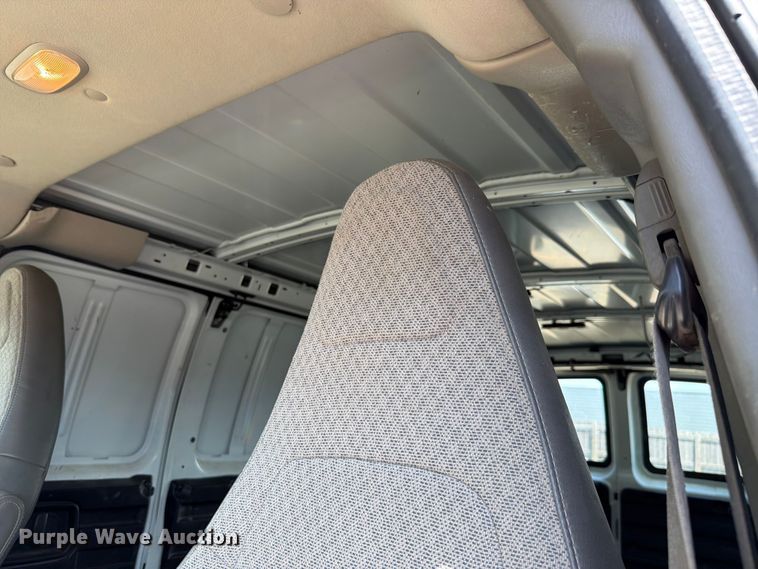 image for item FH6251 2017 GMC Savana G2500 van