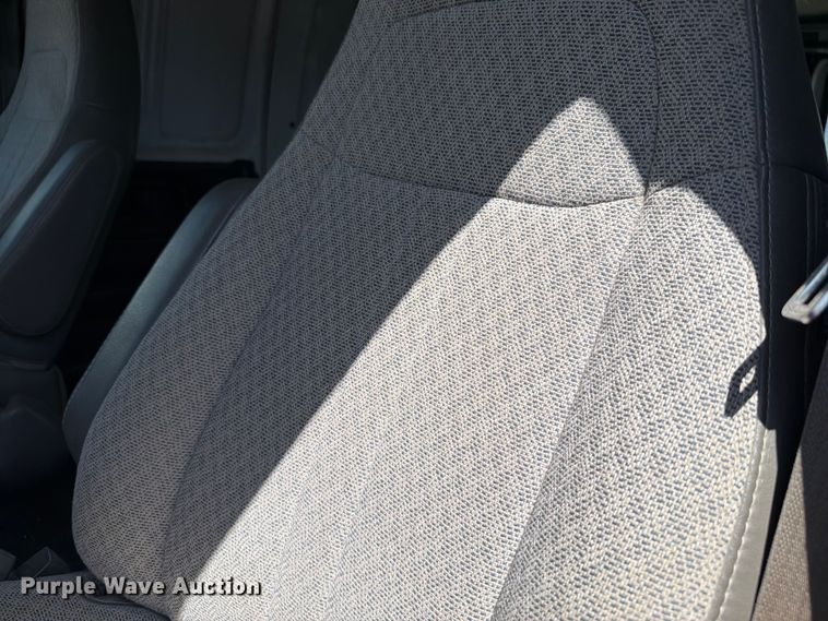 image for item FH6251 2017 GMC Savana G2500 van