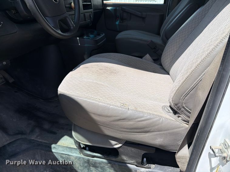 image for item FH6251 2017 GMC Savana G2500 van