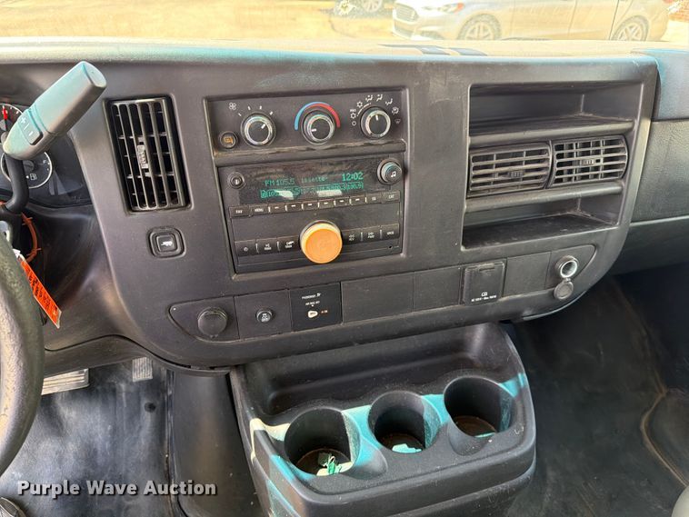 image for item FH6251 2017 GMC Savana G2500 van