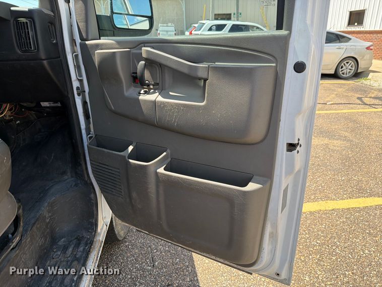 image for item FH6251 2017 GMC Savana G2500 van