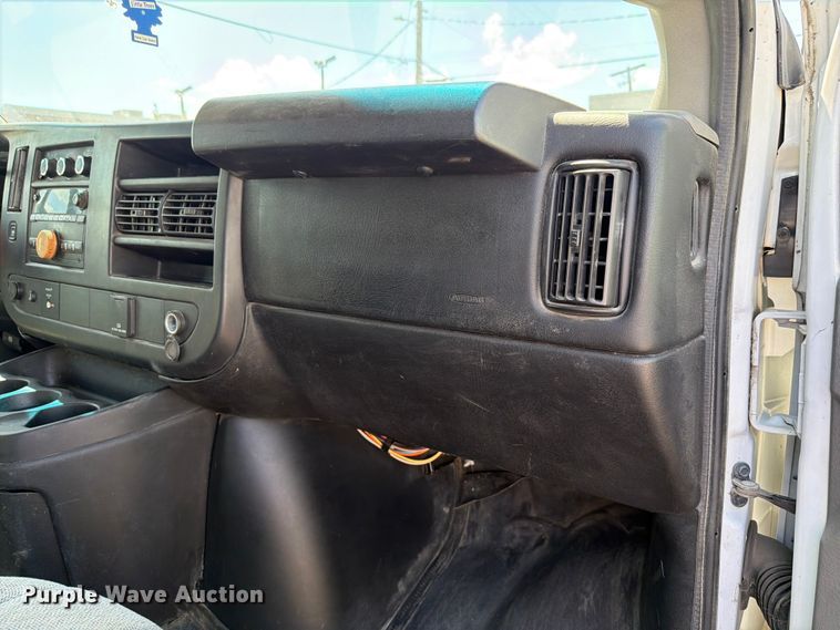 image for item FH6251 2017 GMC Savana G2500 van