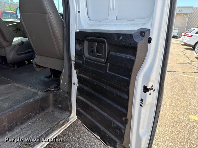 image for item FH6251 2017 GMC Savana G2500 van