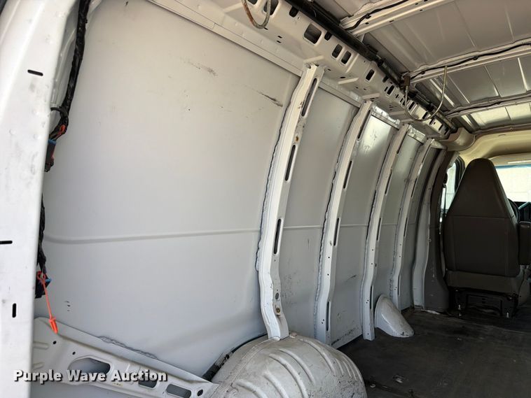 image for item FH6251 2017 GMC Savana G2500 van