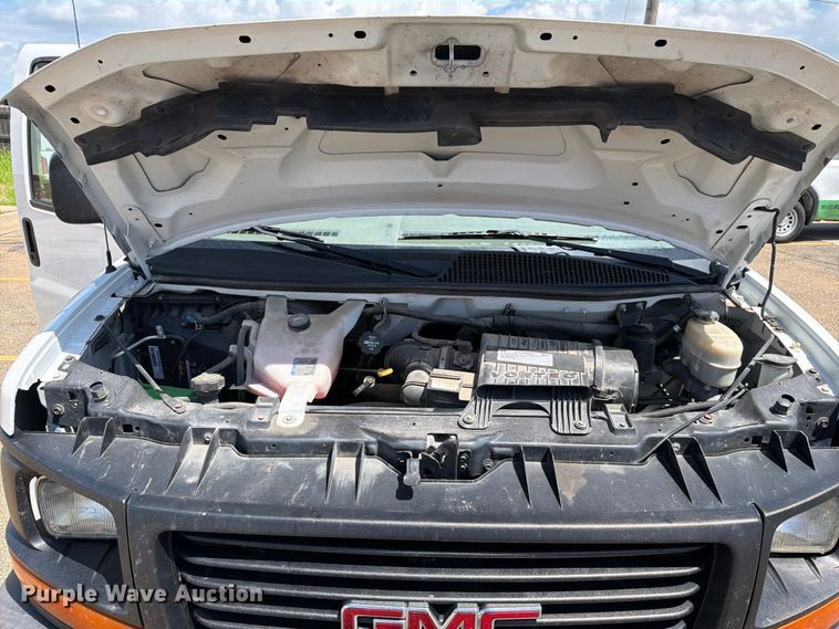 image for item FH6251 2017 GMC Savana G2500 van
