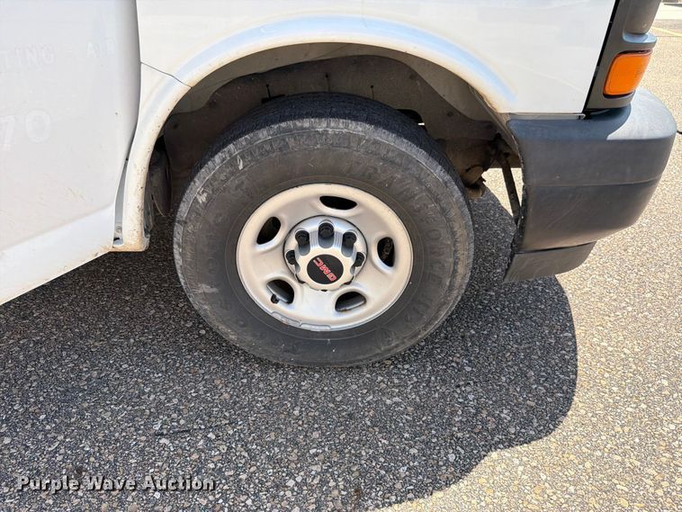 image for item FH6251 2017 GMC Savana G2500 van