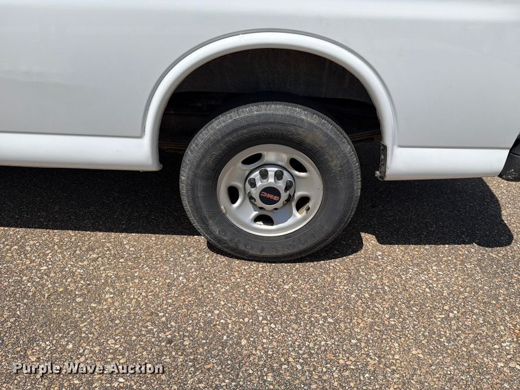 image for item FH6251 2017 GMC Savana G2500 van