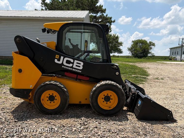 image for item FH6277 2014 JCB 300 T4 skid steer loader