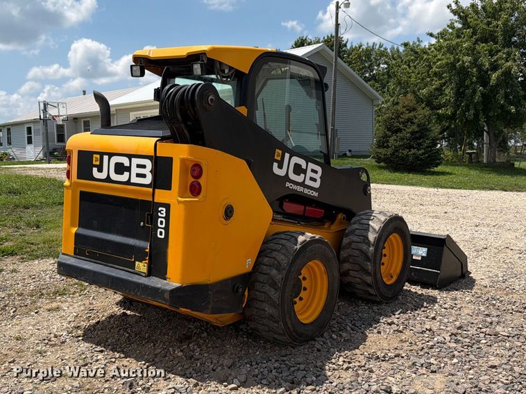 image for item FH6277 2014 JCB 300 T4 skid steer loader