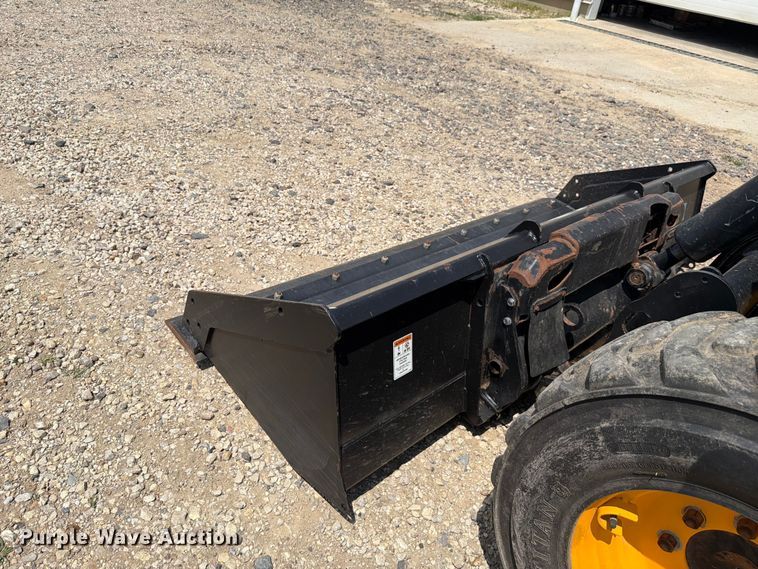 image for item FH6277 2014 JCB 300 T4 skid steer loader