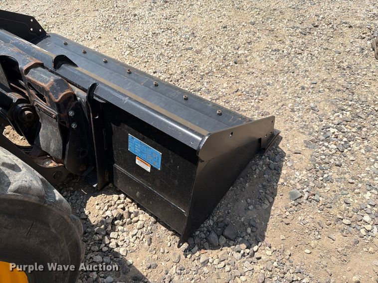 image for item FH6277 2014 JCB 300 T4 skid steer loader